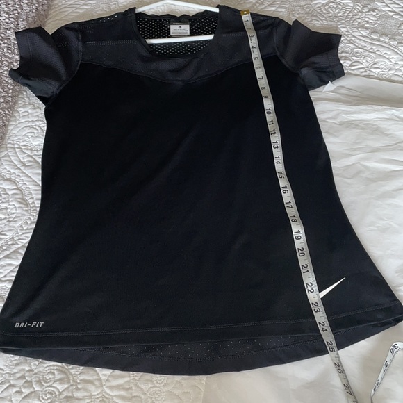 Nike Ladies Dri-Fit Black Short Sleeved Top - Picture 10 of 10